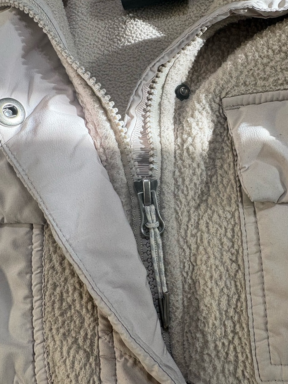 Vuori Utility Sherpa Jacket Women’s XS Cream Fleece Full Zip 4 Pocket Recycled - Picture 4 of 10